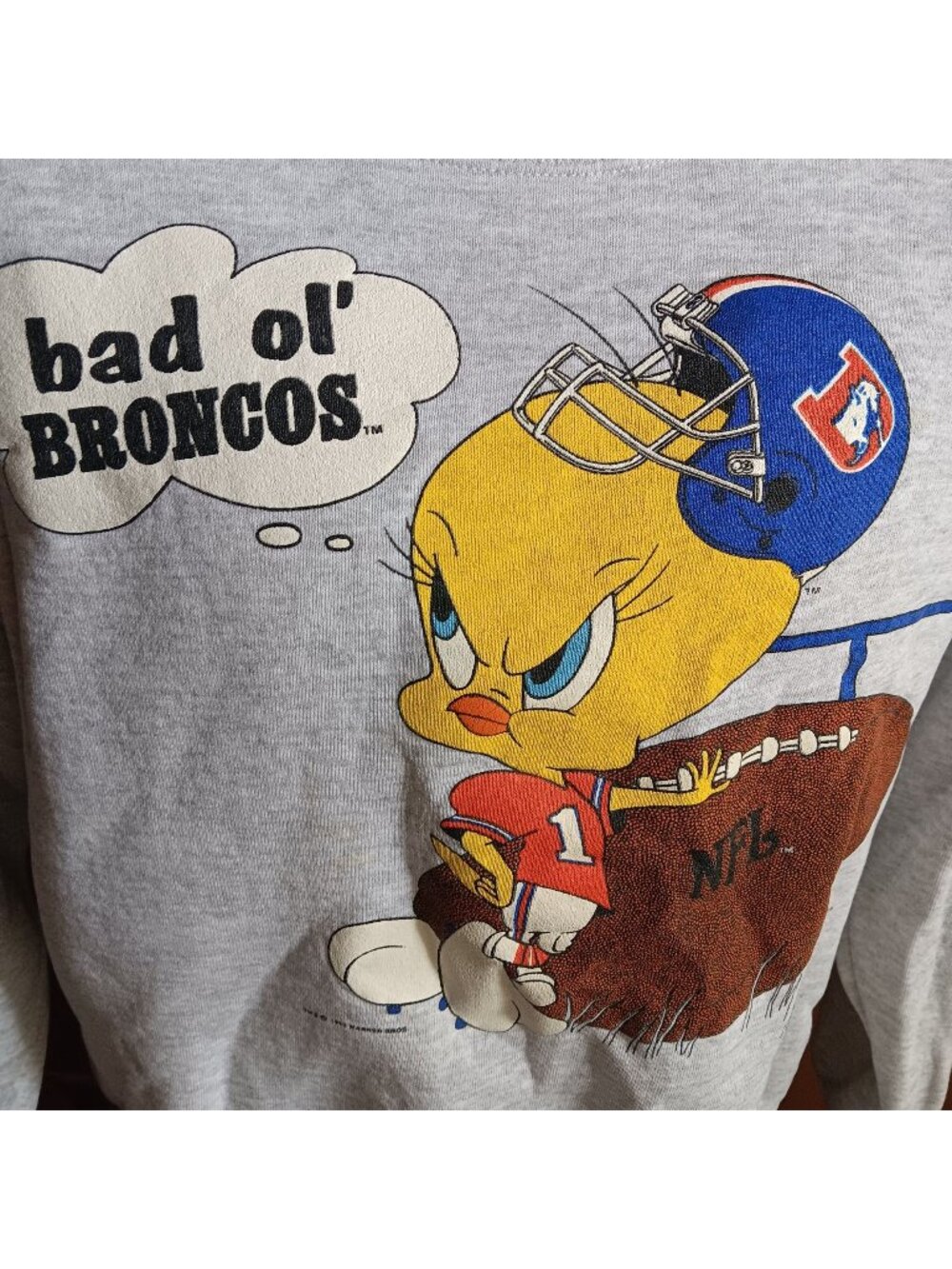 Warner Bros Tweety Bird Vintage Sweatshirt Broncos NFL Football 1993 Denver